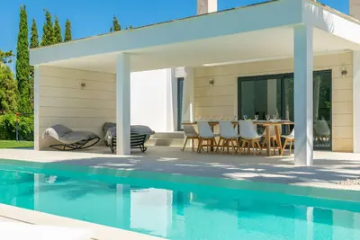 Image de Casa Blanca Nº 1 - Luxurious villa by the sea in a privileged area. Free Wifi.