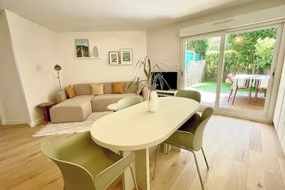 Splendide appartement avec patio, parking et plage