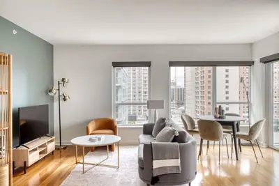 Cool Bellevue 2br w/ Gym, W/D & Roof, near Downtown Park, by Blueground