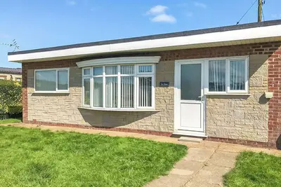 Image de Comfortable bungalow with one double and one twin.