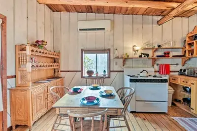 Image de Aldous Huxley Cabin