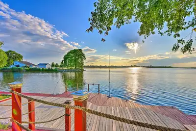 Image de Waterfront Saginaw Bay Retreat w/ Grill & Yard!