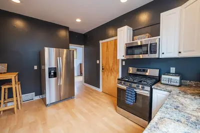 Image de Experience Milwaukee's Bayview in this Spacious 3-bedroom