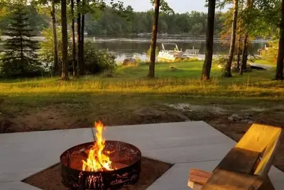 Image de Get Away to the Up North! Cabin on the Lake with stunning views