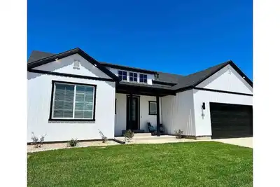 Image de Immaculate huge home with a private pickleball court close to national parks