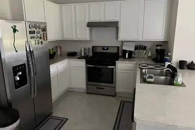 Image de 45 minutes from Orlando & Parks a lot of nature park close by