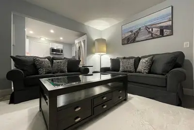 Image de Professional 2bd Condo close to Hospitals| Hbhs