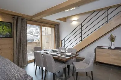 Image de Wifi, pied des pistes de ski, remise en forme, piscine, balcon, parking, télévision, casier à ski