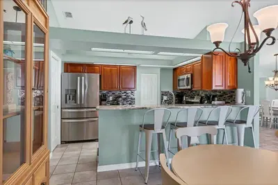 Heated Pool - Close To Many Beaches