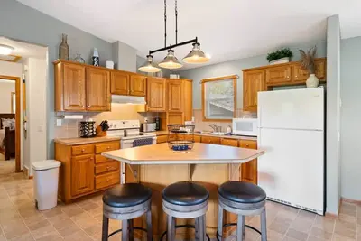 Image de Cozy Lake Alice Cottage Next to Trails & Wi River! Pet Friendly!