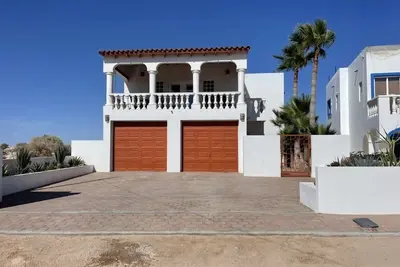 Image de Spacious 4 bed 4 bath house with ocean views