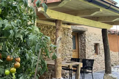 Image de Villa La Roza Ii. Country paradise with fireplace and hot tub.