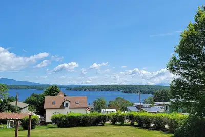 Image de Come for the View-Stay for the Fun-Lake Winnipesaukee - Late Check-out Sundays