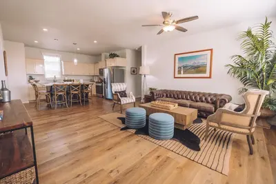 Image de Ranch House Interior - 4 bedroom, 4 bath home on-site of Galway Downs