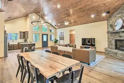 Image de Fire Pits, Spacious Yard: Wooded Pinetop Escape!