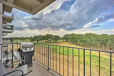 Image de Golf Course & Lake Views: Cozy Afton Condo!
