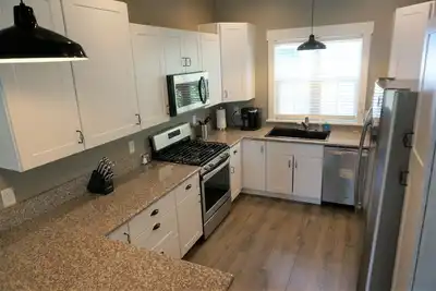 Image de Downtown Fruita! Modern 3-Br home with master suite & locked bike storage