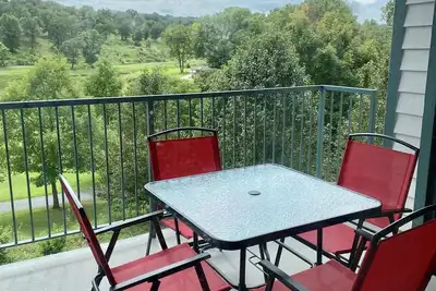 Image de No Stairs! Walk-in condo, Golf Course View, No pets allowed.