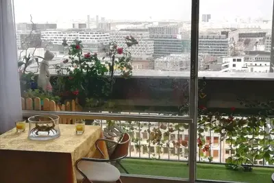 Image de Bel appart vue sur Paris proche métro immeuble privé