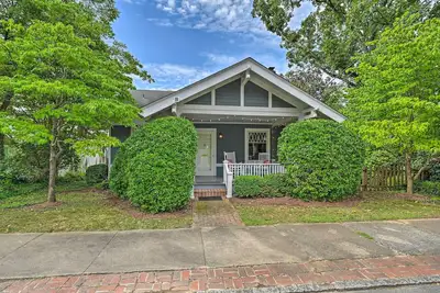 Image de Bright Greensboro Escape ~ 1 Mi to Downtown