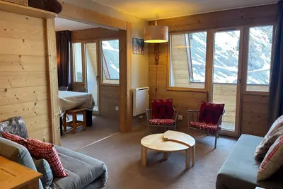 Image de Avoriaz, centre station, skis aux pieds, étage élevé et vue dégagée