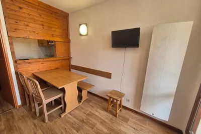 Image de Studio fonctionnel proche des pistes avec balcon, animaux admis