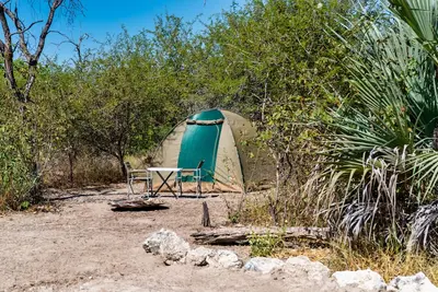 Image de Empty campsite in natural farm between Maun and Moremi