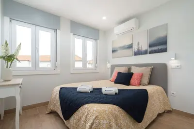 Image de HostWise - Spacious House w/ Garden