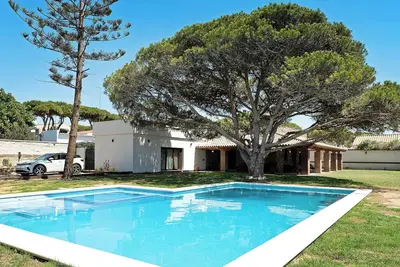 Image de Maison de vacances 'Casa Dago' près de la plage, avec piscine et Wi-Fi.