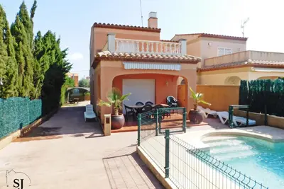 Image de Agradable Casa con Piscina en Les Tres Cales