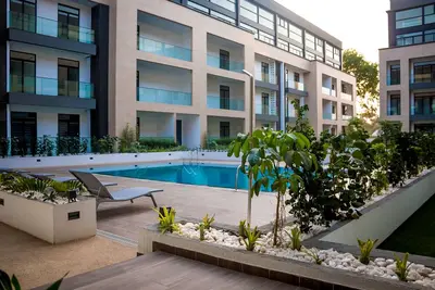 Image de Lovely One Bedroom Serviced Apartment with Pool at Embassy Gardens