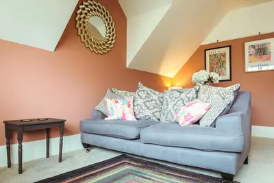 Image de Saffrons Sunset - central, chic 2nd floor flat