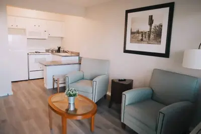 Image de 214 Cozy and stylish one bedroom -2 Beds - Pool!