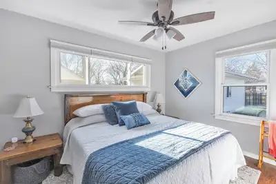 Image de King room in Bed and Breakfast - And A Hot Tub!