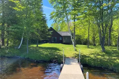 Image de Park and Ride-Lucky Charlie is on Atv/Snowmobile trail and fish Lake Winter.