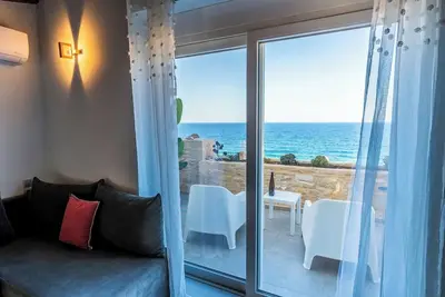 Image de Zefyros Suite, Seafront Retreat