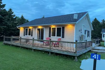 Image de Charming Cottage with guest Cabin and Rv hook up