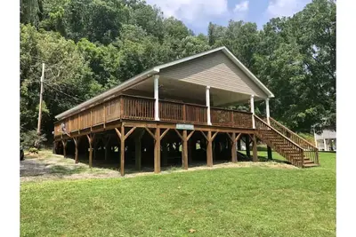 Image de Wake and Lake--Waterfront home at the headwaters of Claytor Lake