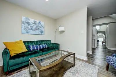 Image de Stylish Condo Close To Everything!