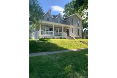Image de Beautiful 3 bedroom, 2 story duplex