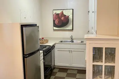 Perfect Seattle Location - huge one bedroom