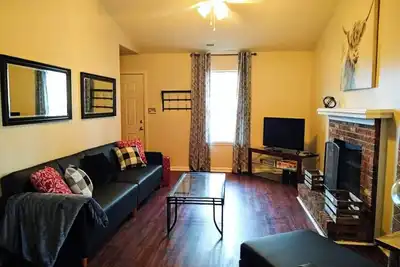 Image de Midway Park Hideaway @ TopShelfStays