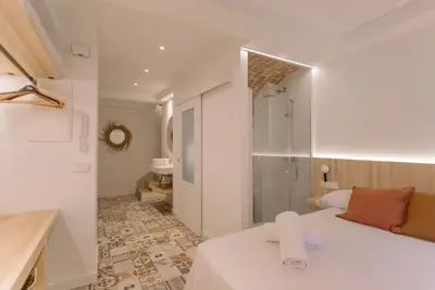 Image de Duplex-Confort-Sdb privée avec douche