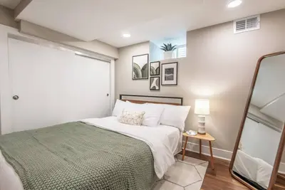 Image de Best Downtown Location, Long-Term Stays Welcome!