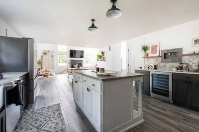 Image de Modern Farmhouse • Sauna • Private Pond • Hiking