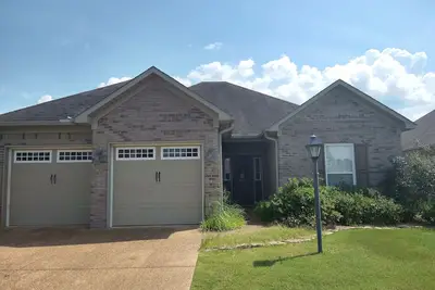 Image de 3 Bedroom House - 10 Minutes to University of Mississippi Campus