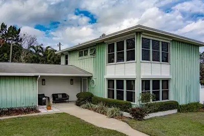 Image de Cocoa Riverside Oasis - King Suite with Private Pool