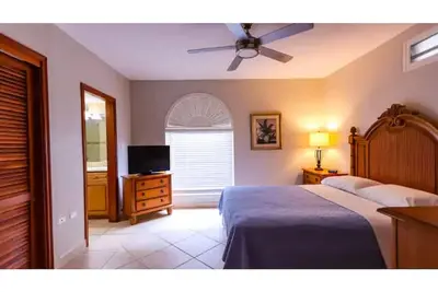 Image de Spacious Two Bedroom Ocean View Condo