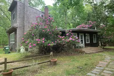 Image de 4bdrm Artist Home on 20 Acre preserve, 3 min. from pristine bay & ocean beaches!