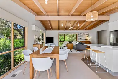 Image de Tyrone Treasure. Amazing Location!